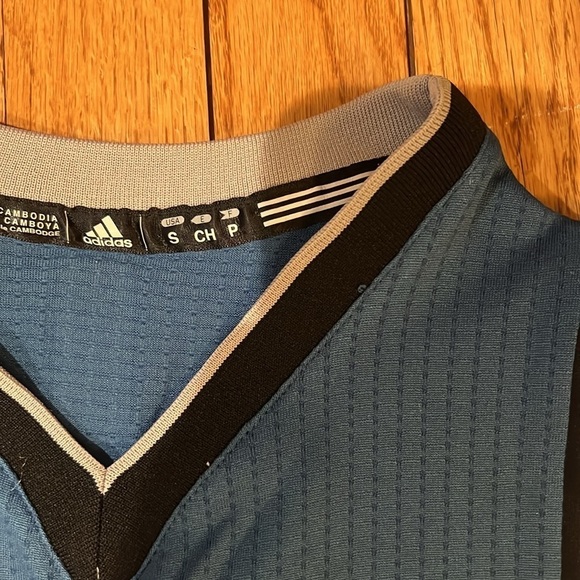 Adidas NBA Minnesota Timberwolves Wiggins 22 Jersey - Picture 3 of 3
